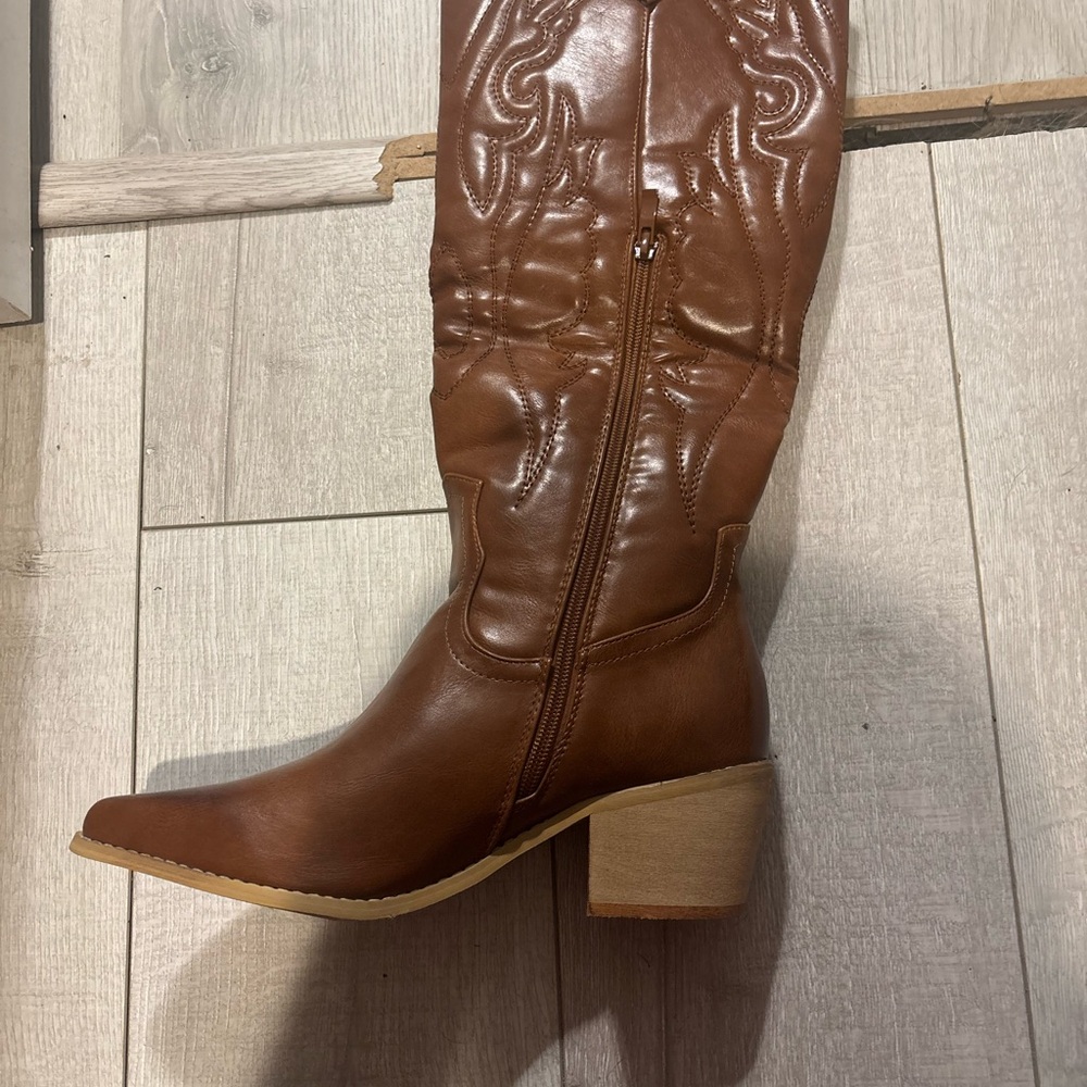 Brown Western Leather Boots (NWOT and Box)